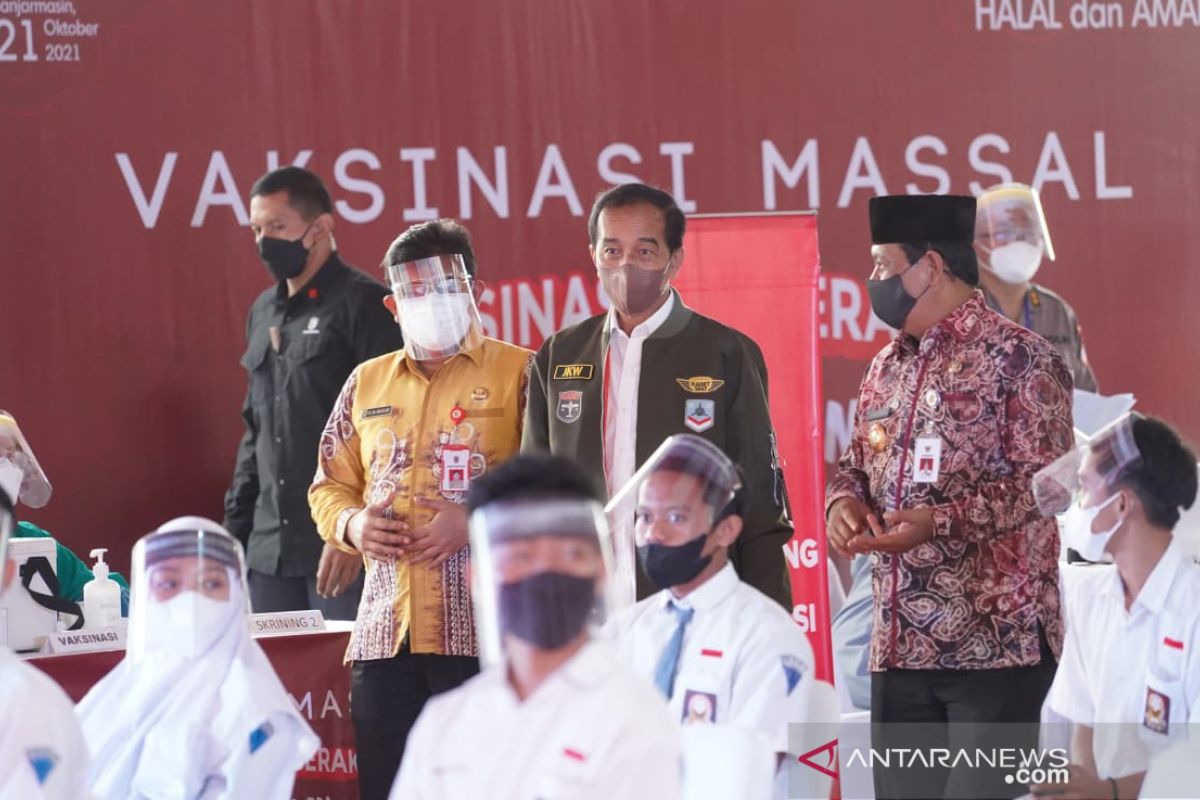 Presiden Jokowi minta pemerintah daerah di Kalsel kejar target vaksinasi