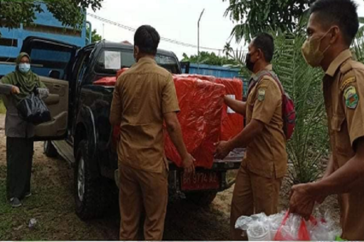 BPTP Jambi berikan bantuan fasilitas pengemasan produk olahan nanas Tangkit