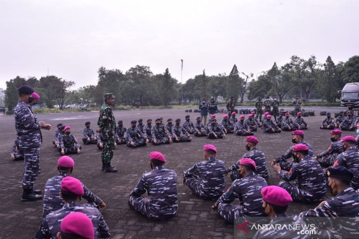 Panglima TNI Marsekal Hadi Tjahjanto kerahkan 200 nakes vaksinator ke Bogor