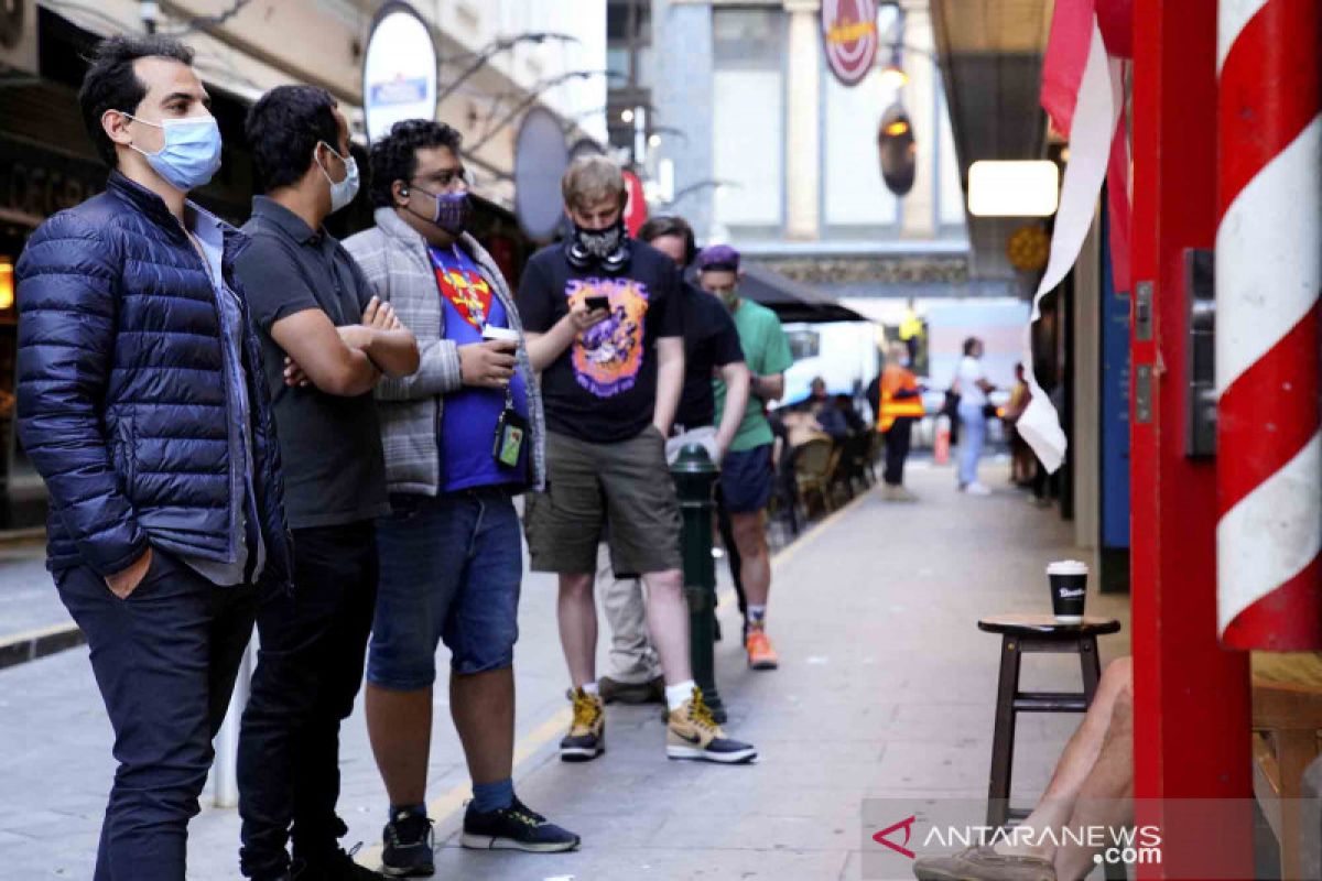 Melbourne longgarkan "lockdown" setelah terkunci 264 hari