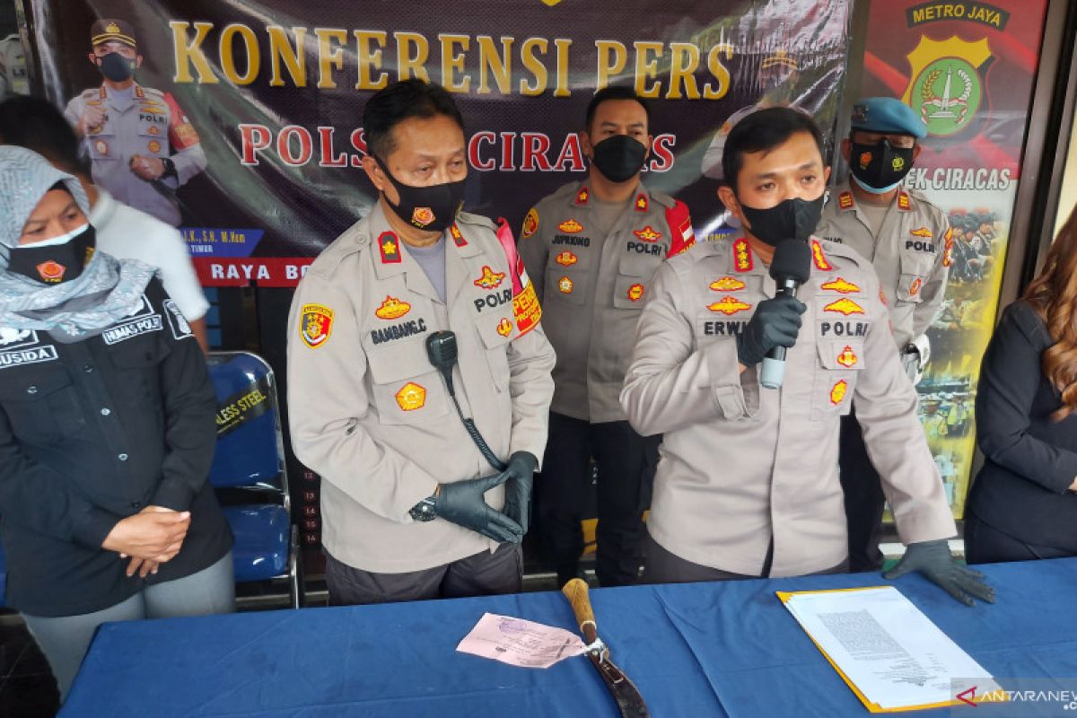 Satu tersangka begal telepon seluler di Cipayung masih kritis