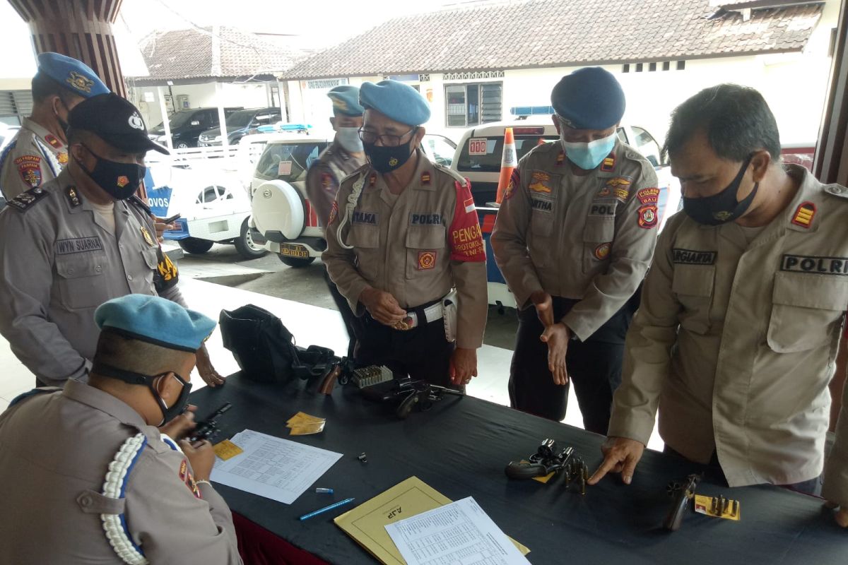 Polisi di Bali periksa senpi milik anggota
