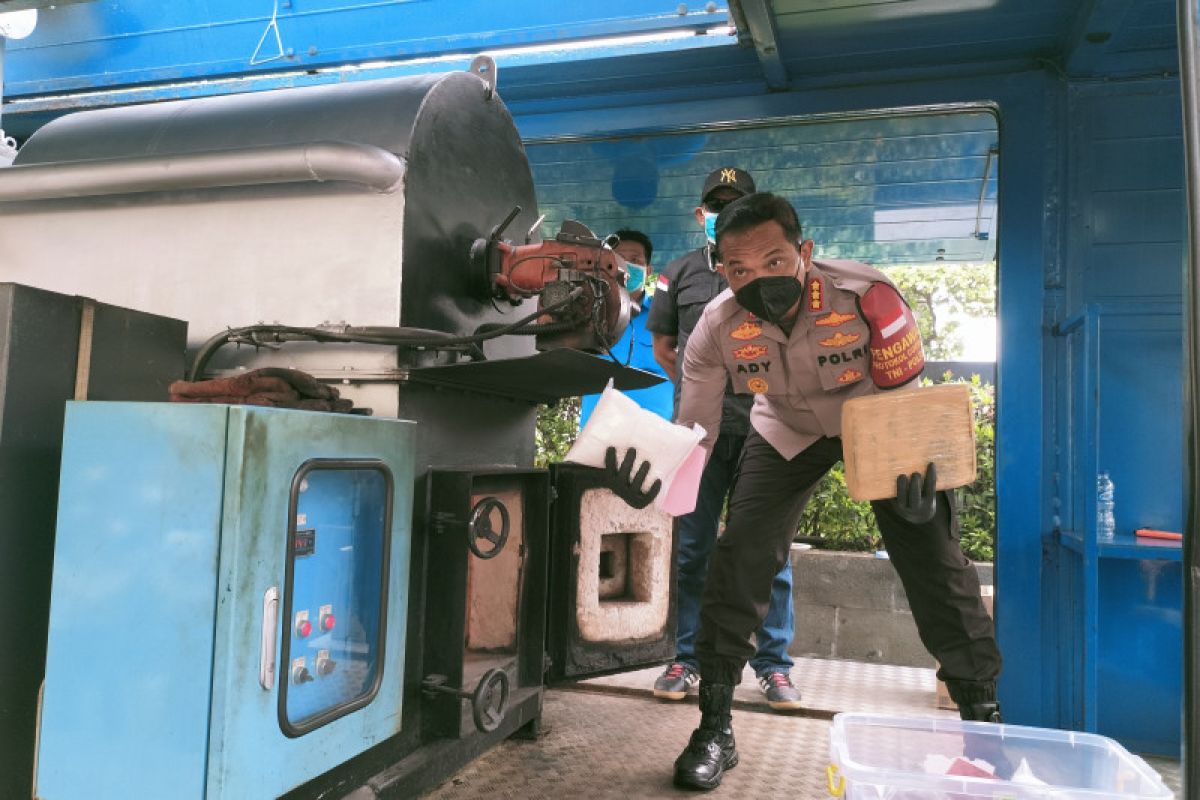 Polres Jakbar musnahkan 299 kg ganja dari hasil tangkapan dua bulan