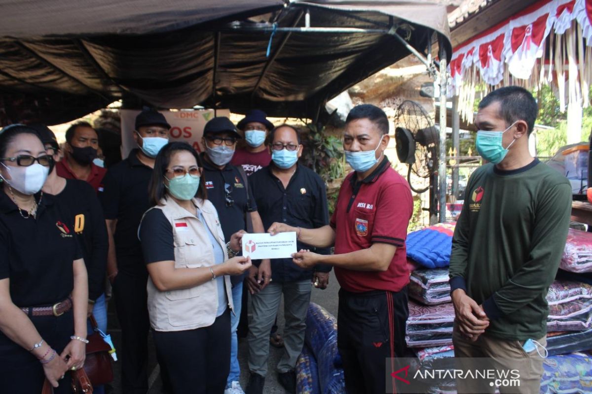 Bawaslu Bali serahkan bantuan korban gempa Karangasem