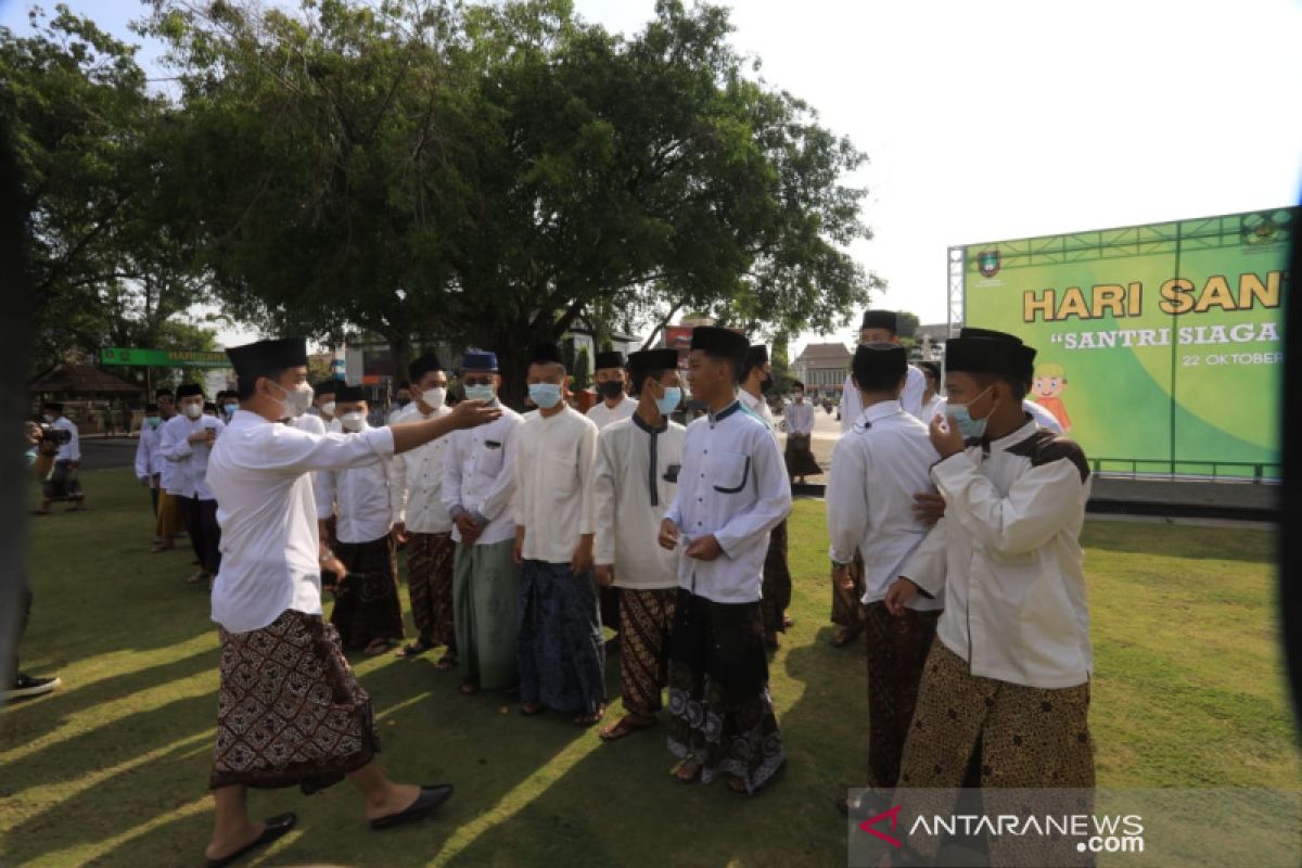 Gibran apresiasi peran santri dan kiai atas capaian vaksinasi di  Solo