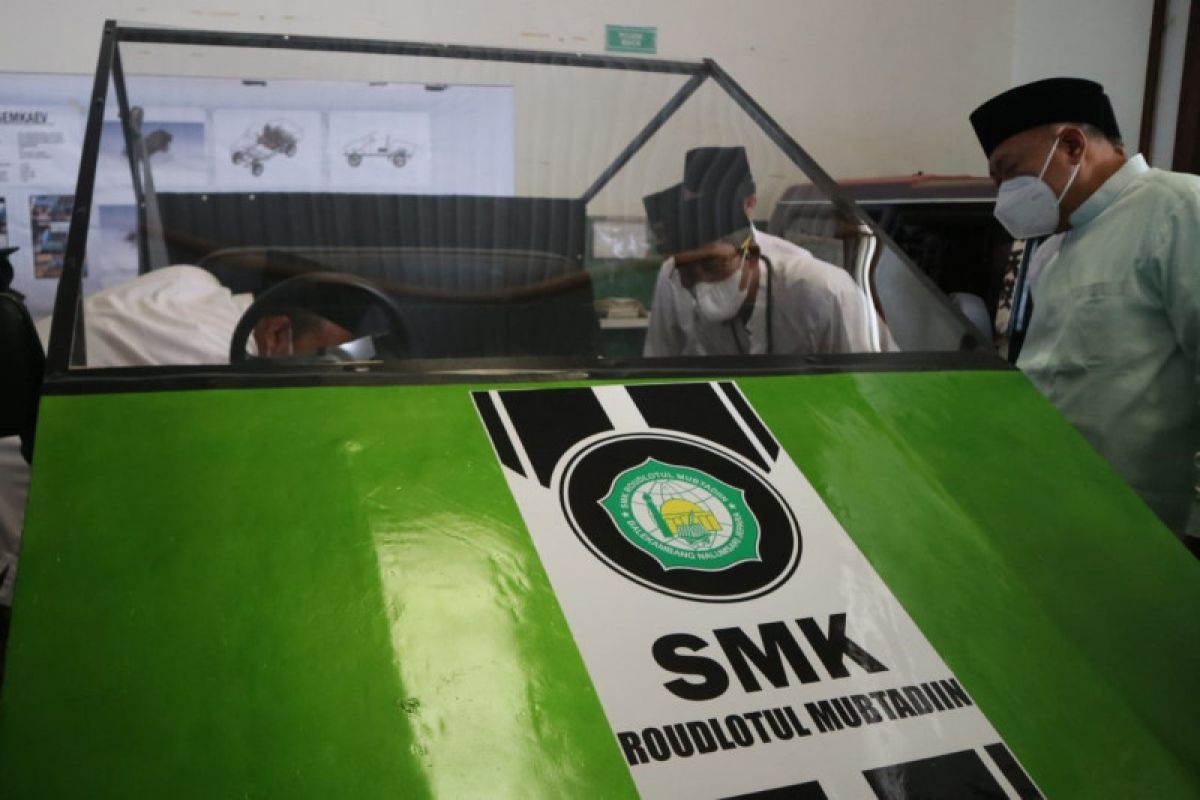SMK Roudlatul Mubtadiin Jepara kembangkan mobil listrik