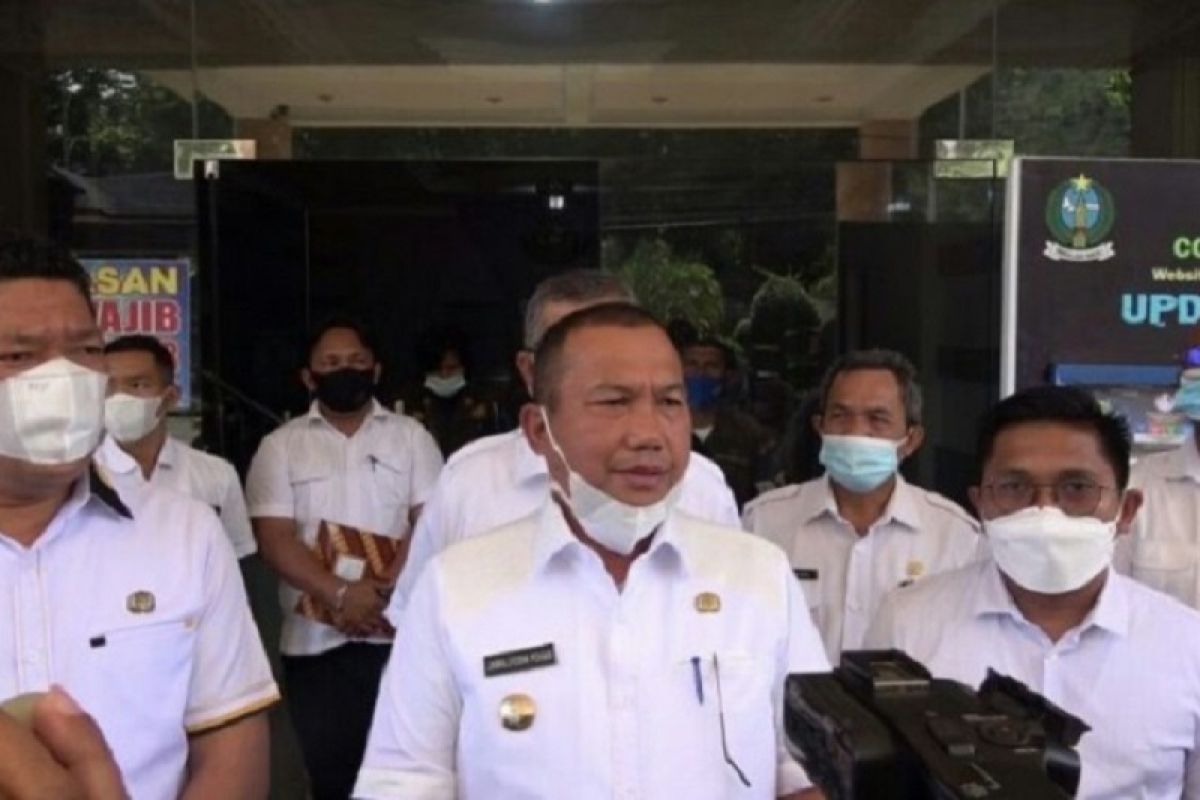 Wali Kota Sibolga targetkan 100 persen warganya divaksin