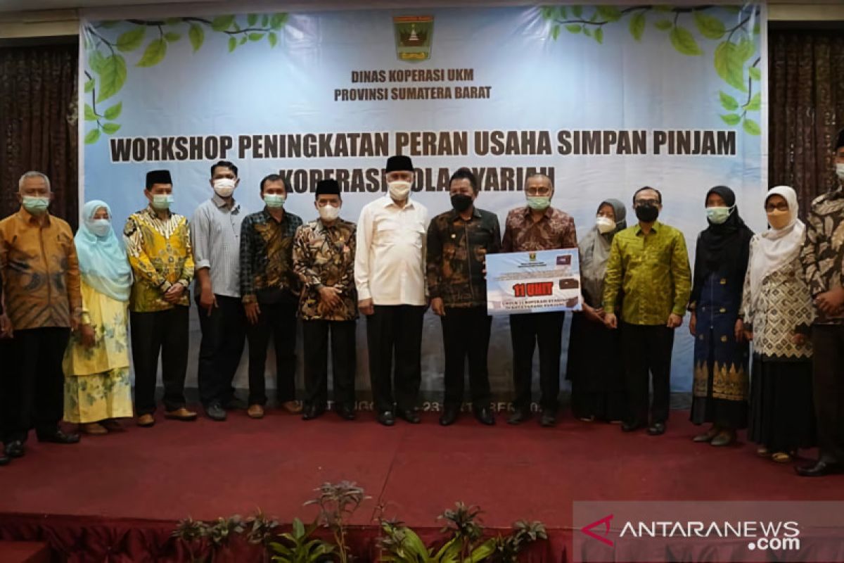 11 Koperasi Padang Panjang terima bantuan hibah provinsi