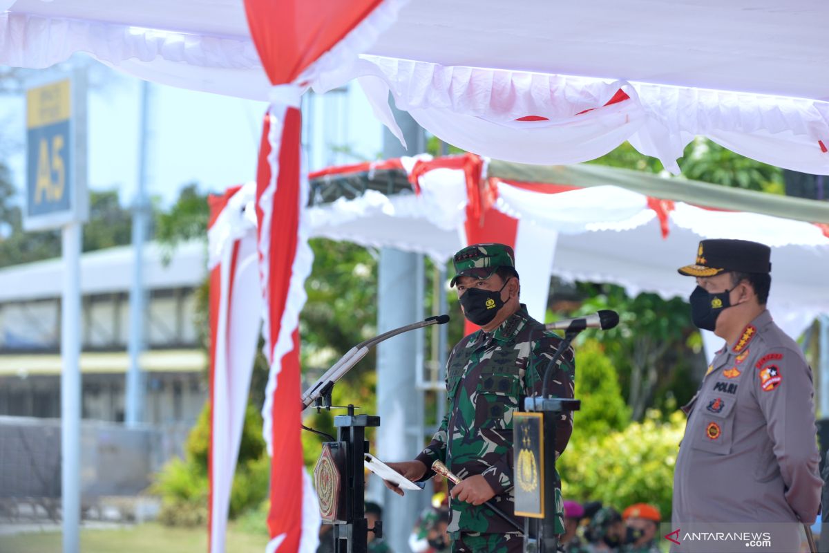 Panglima TNI ingatkan tetap waspada gelombang ketiga COVID-19