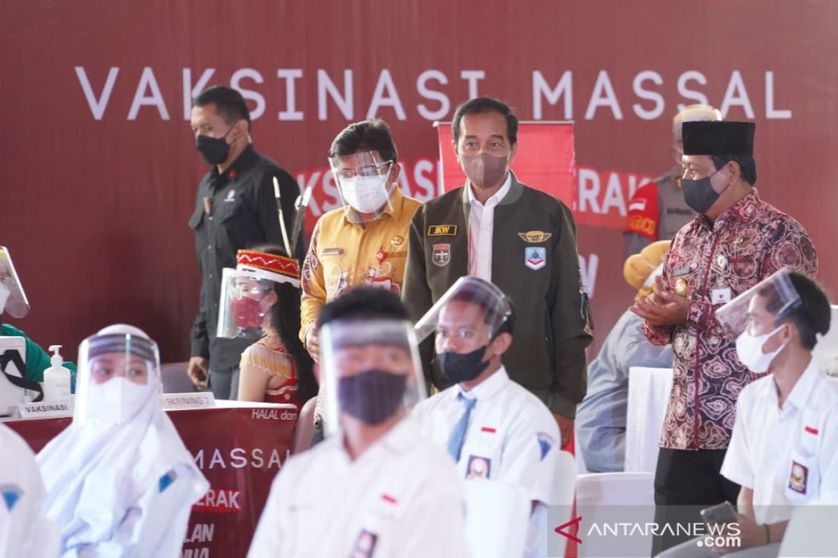 Presiden Jokowi sampaikan Indonesia capai babak baru dalam vaksinasi COVID-19