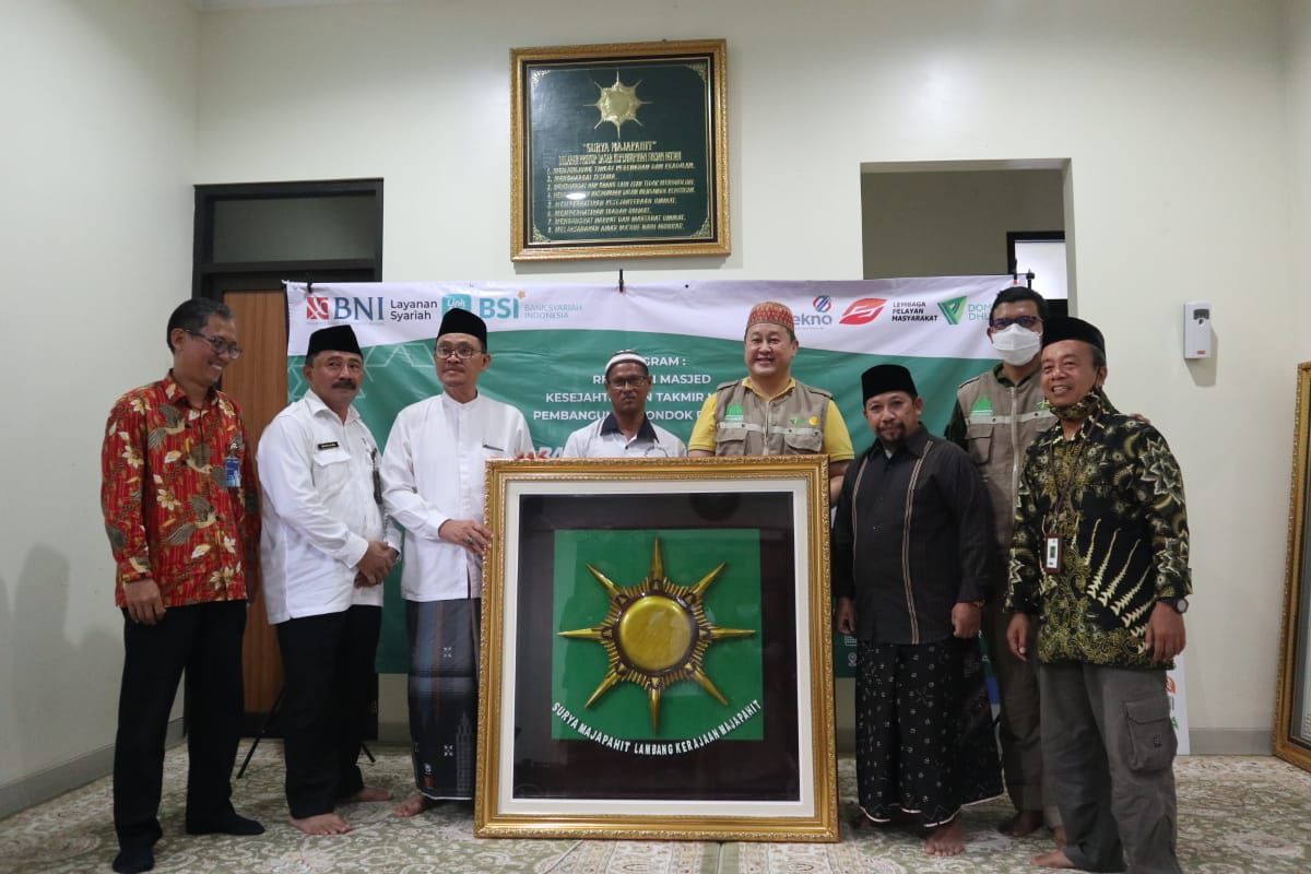 Dompet Dhuafa Tekno menyalurkan donasi renovasi Masjid Agung Demak