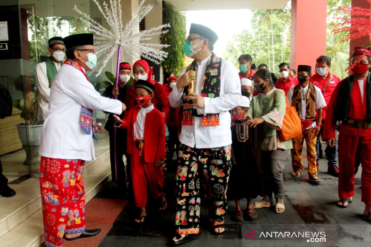 PDIP adakan  khitanan massal untuk peringati Maulid Nabi