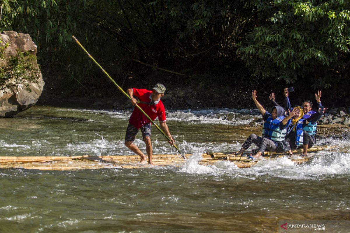 Festival Bamboo Rafting Loksado HSS masuk 110 kegiatan KEN 2024