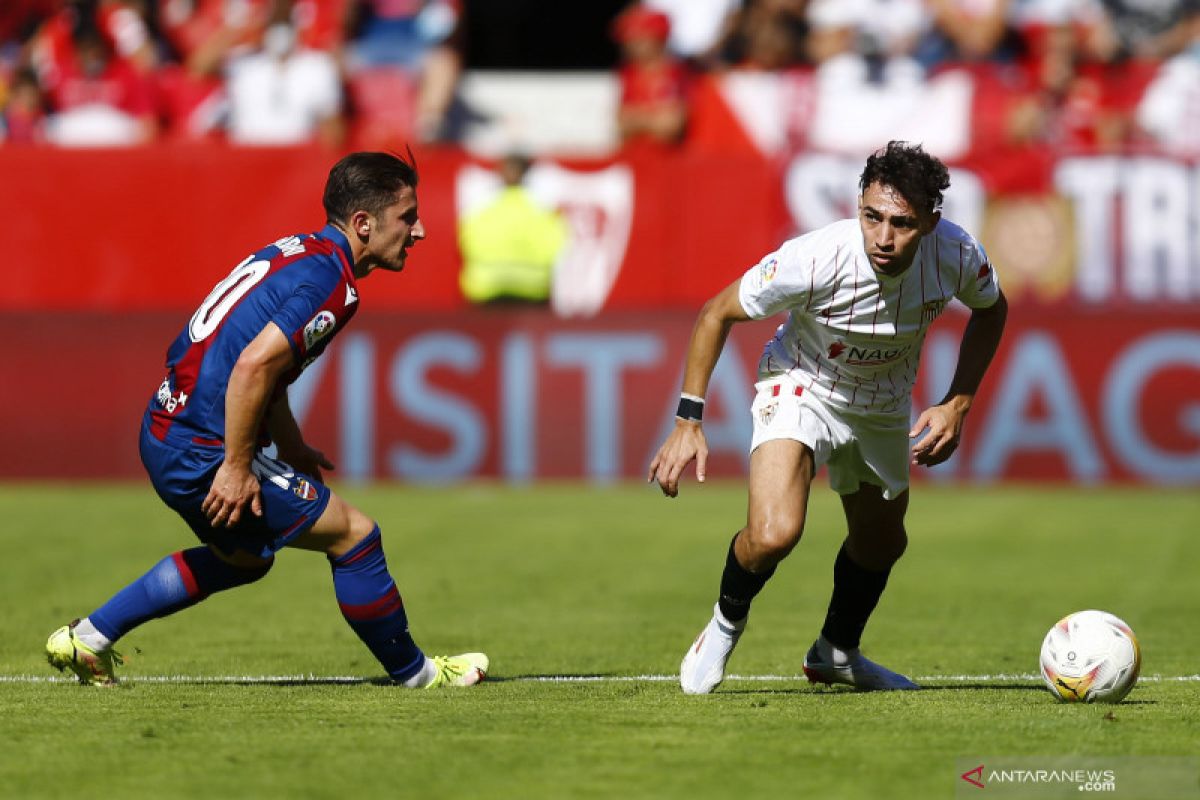 Sevilla menang 5-3 atas Levante untuk puncaki klasemen liga dengan 20 poin