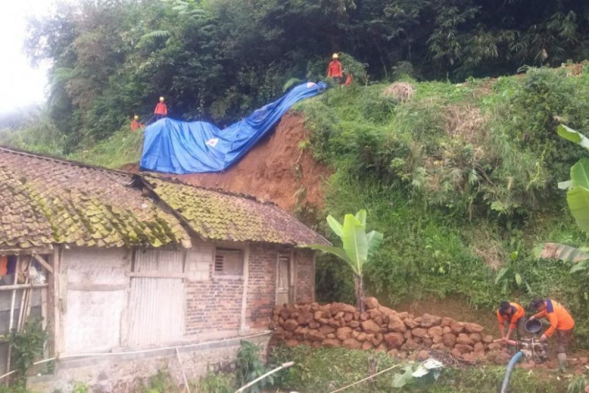 BPBD Banjarnegara: 13 bencana longsor terjadi dalam tiga hari