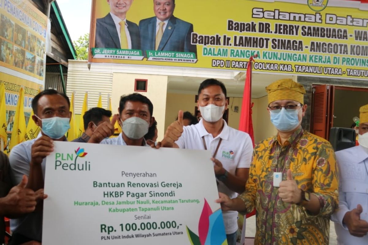 PLN UIW Sumut berikan bantuan Rp720 juta di dua kabupaten