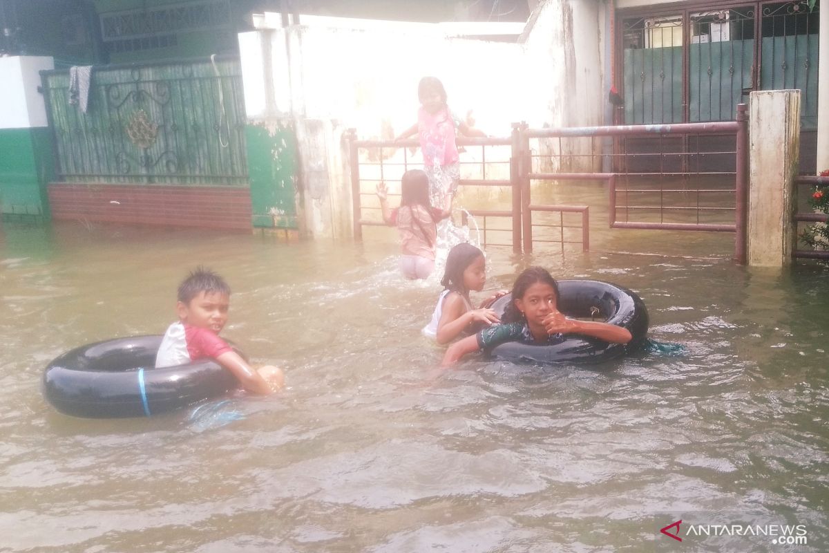 Kaltim masih berstatus waspada banjir akibat hujan lebat