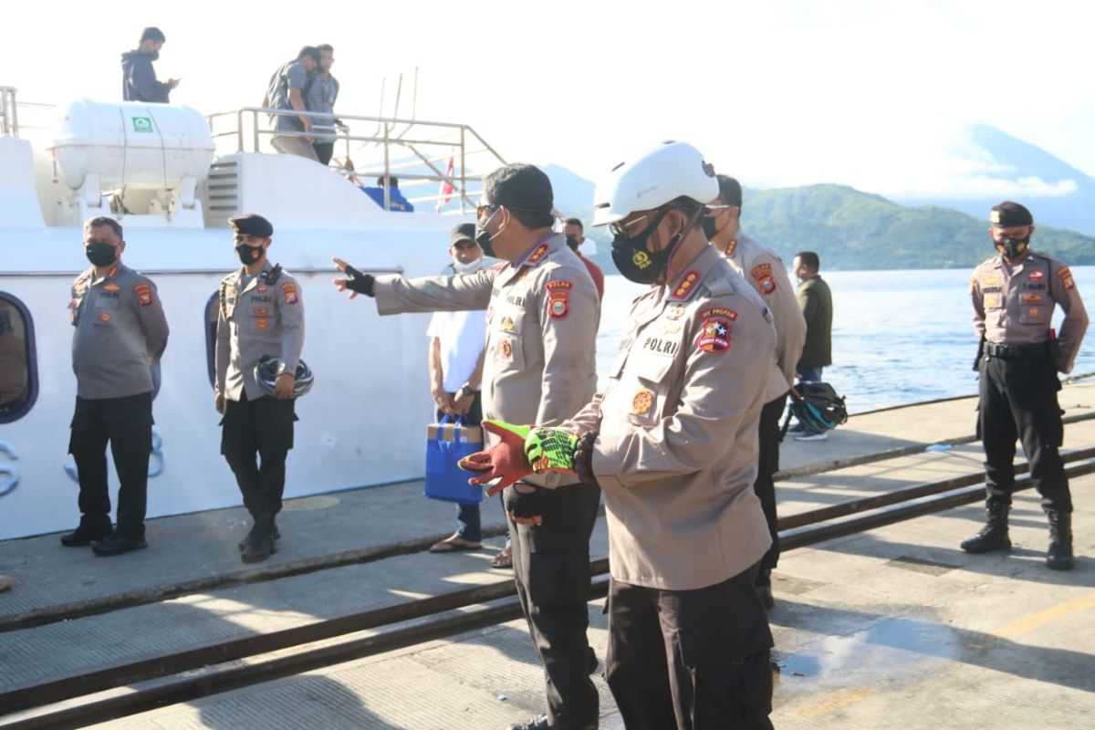 Polda Malut awasi penerapan prokes saat kepulangan kontingen STQN, antisipasi COVID - 19