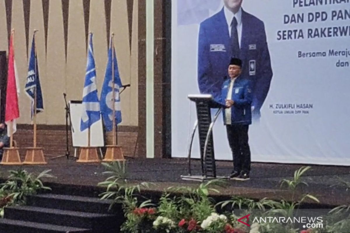 Lantik Alfedri jadi Ketua PAN Riau, Zulhas sindir Syamsuar