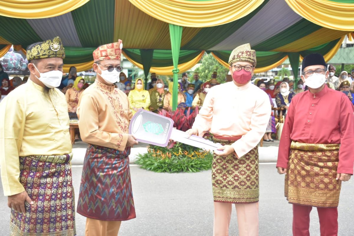 Bank Kalbar serahkan mobil donor darah di Perayaan HUT Kota Pontianak