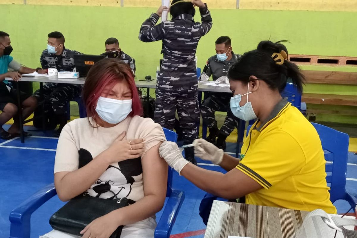 2.518 nakes di zkota Kupang sudah mendapat vaksin dosis tiga