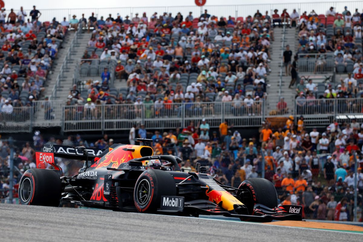 Verstappen kalahkan rivalnya Hamilton demi klaim pole GP AS