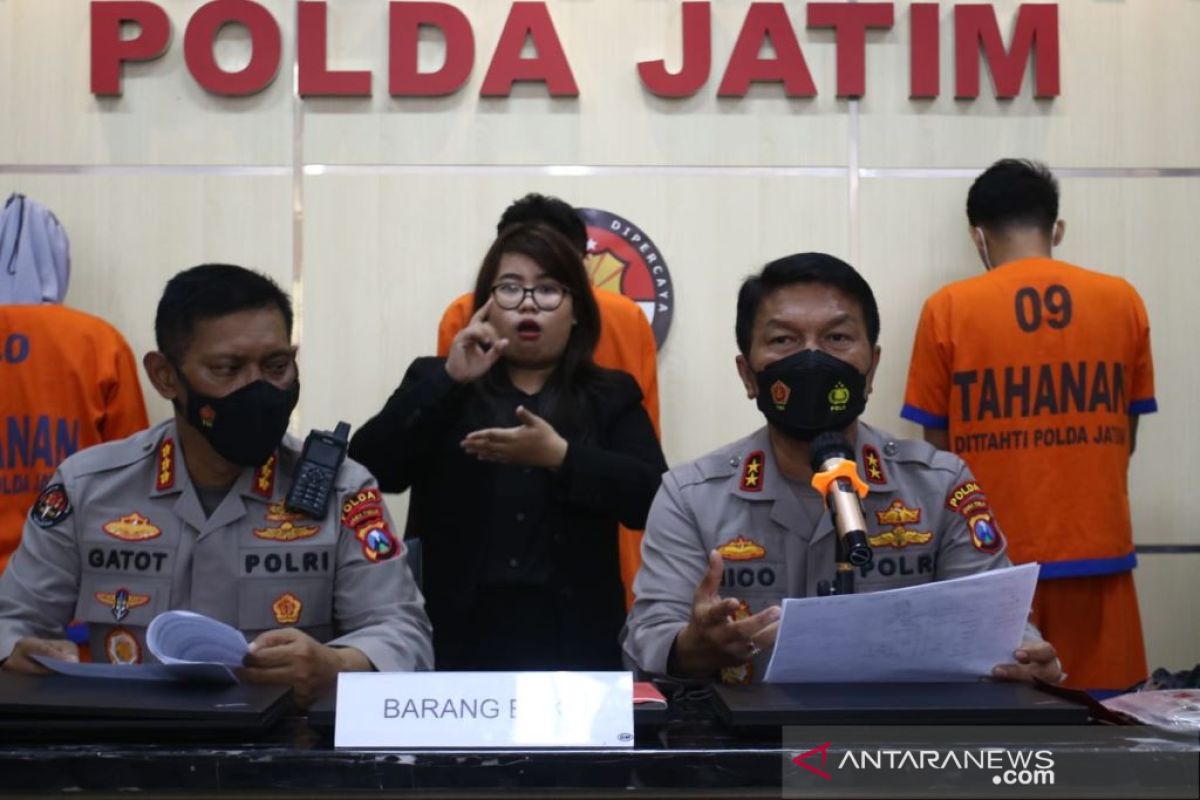 Polda Jatim ungkap kasus pinjol