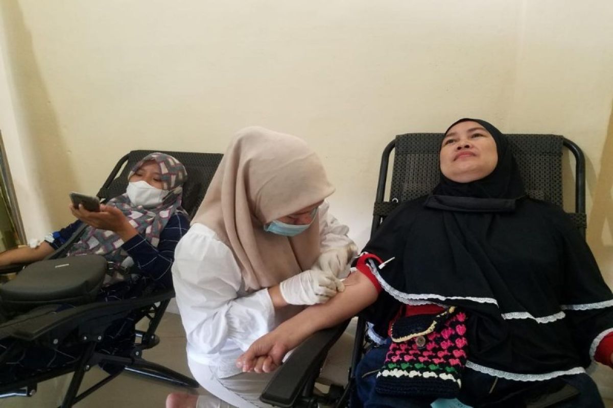 PMI Tebing Tinggi gelar donor darah di dua yayasan