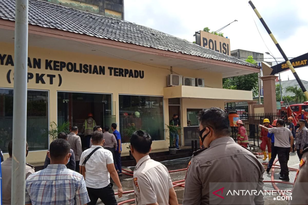Kebakaran di Polresta Pekanbaru diduga karena korsleting