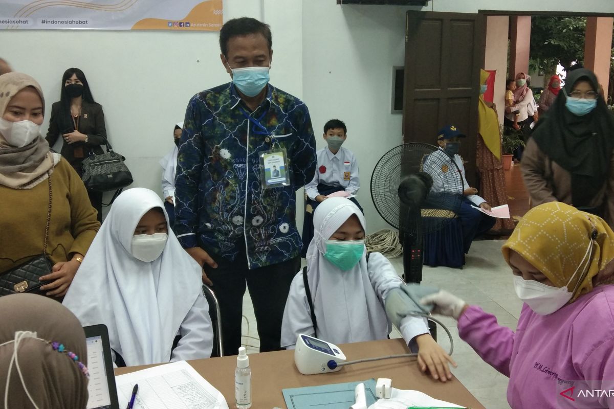 Ratusan pelajar SMPN 1 Banjarbaru disuntik vaksin dosis 2