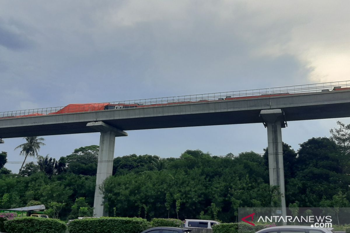 Detuman terdengar saat LRT Jabodebek tabrakan di ruas Munjul