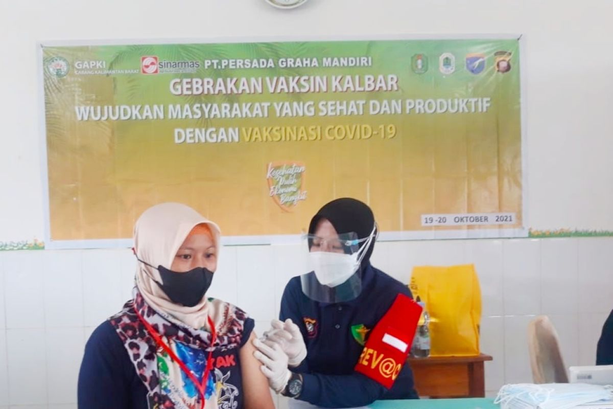 Sinarmas bantu pemerintah gelar vaksinasi massal di Kapuas Hulu Kalbar