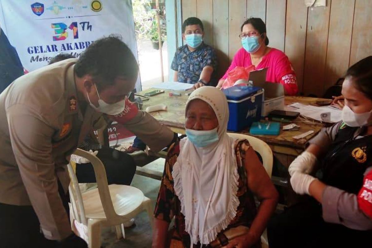 Vaksinasi massal di Kota Sibolga lewat pegabdian 31 tahun AKABRI angkatan 90