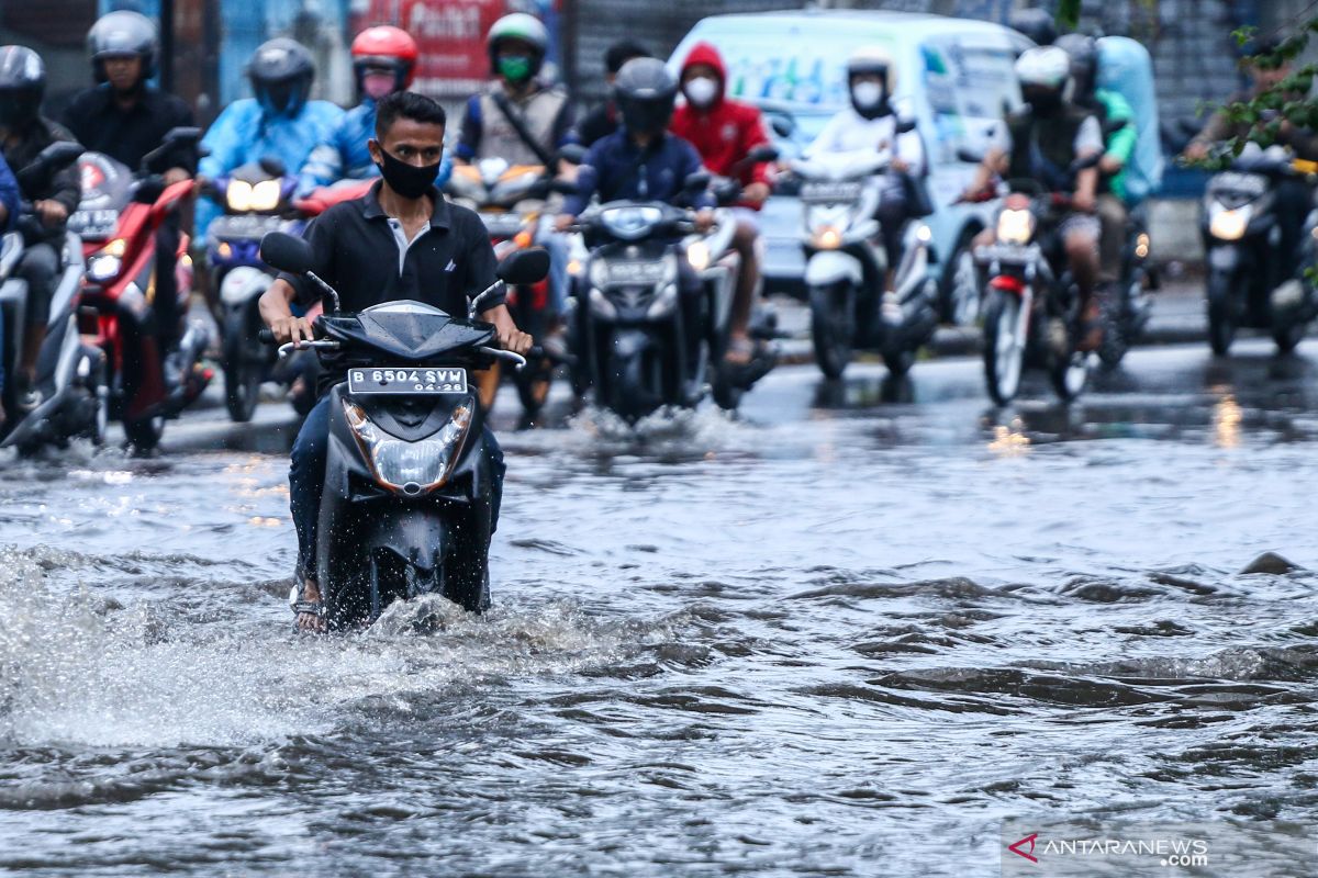 Waspadai cuaca ekstrem di DKI Jakarta pada 30-31 Oktober