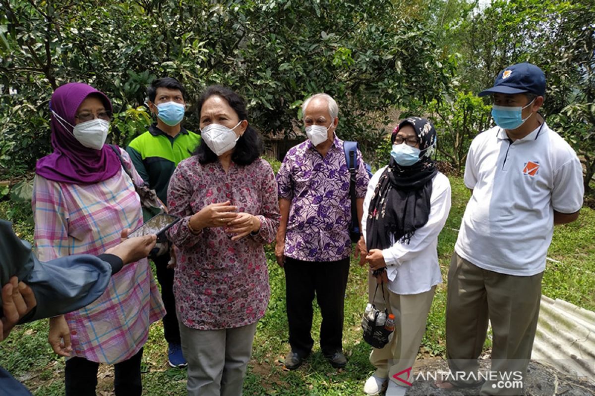 Tim "DOKAR" UB kenalkan agroforestry kombinasi pada petani Kota Batu