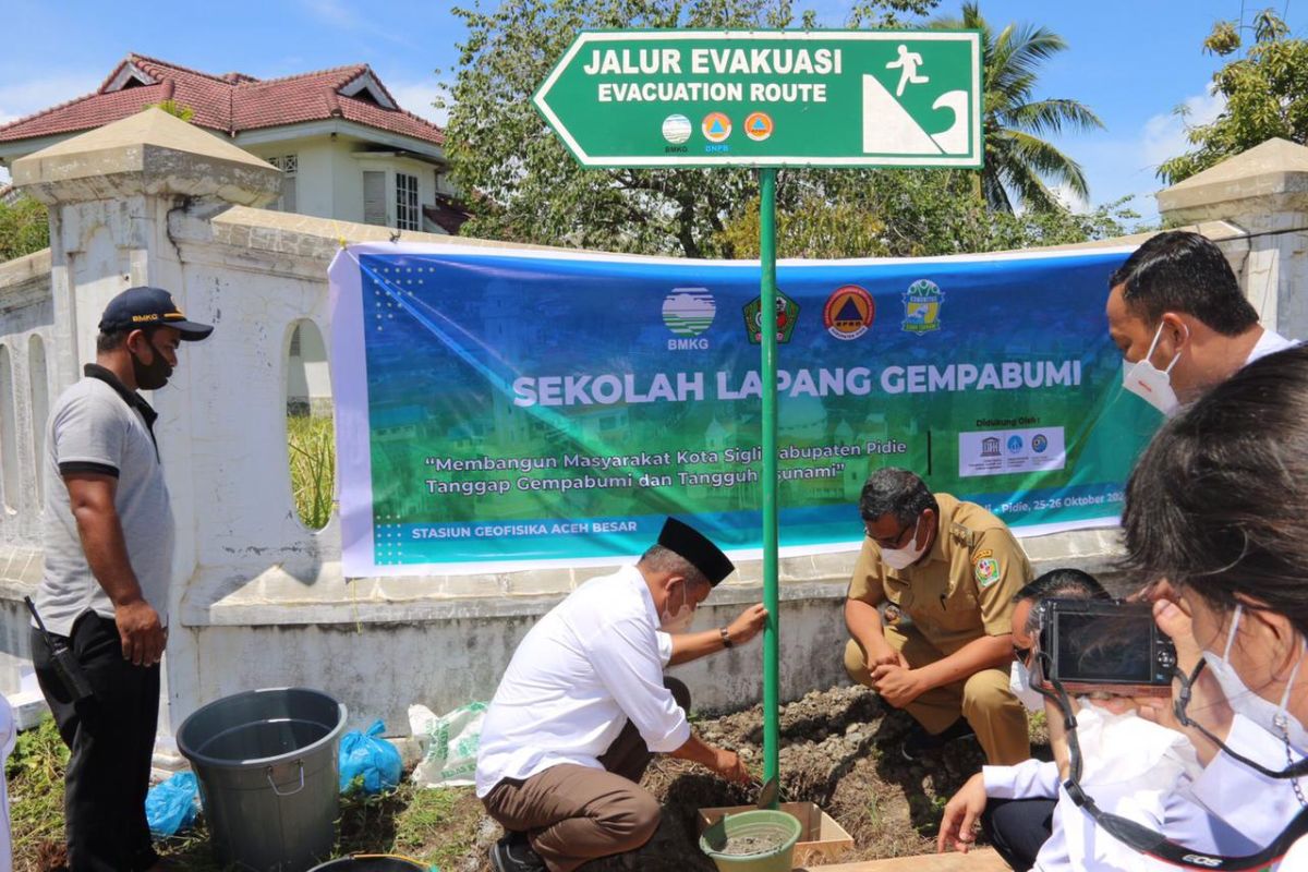 BMKG edukasi warga Pidie lewat sekolah lapang gempa bumi