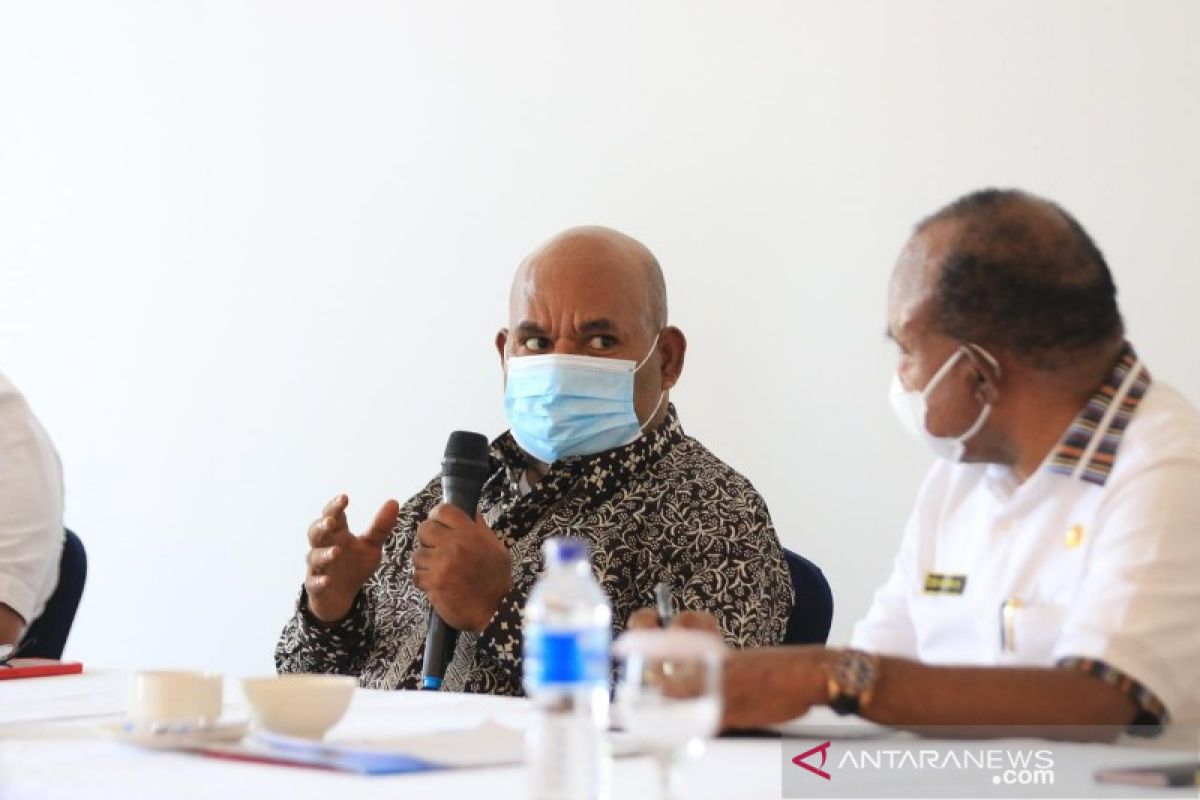 Gubernur Papua Enembe apresiasi kinerja jajaran medis tangani pasien COVID-19