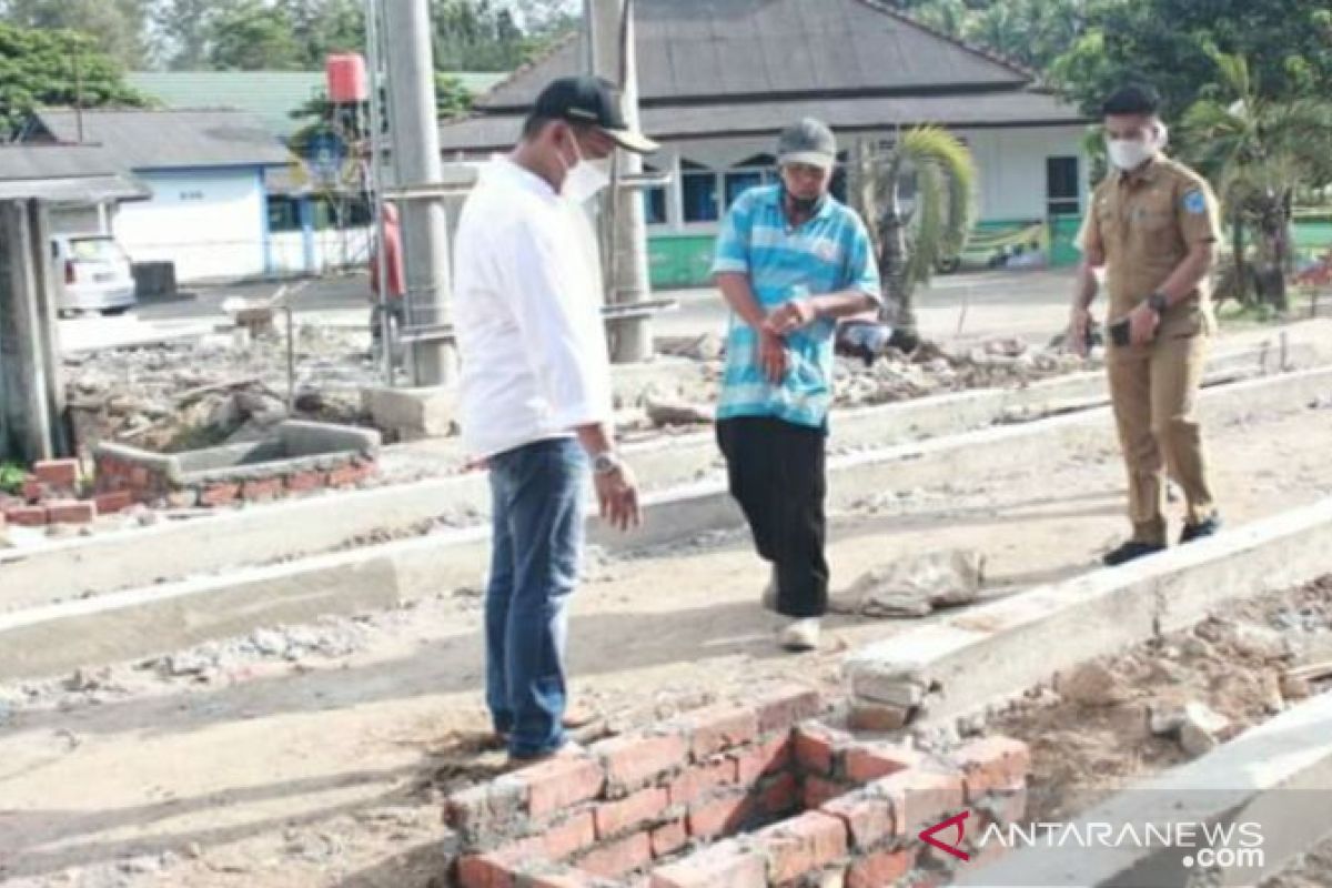 Ketua DPRD Babel tinjau pembangunan kawasan pedestrian