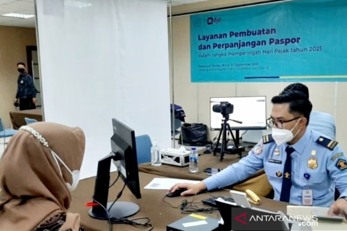 Permintaan pembuatan paspor di Palembang meningkat