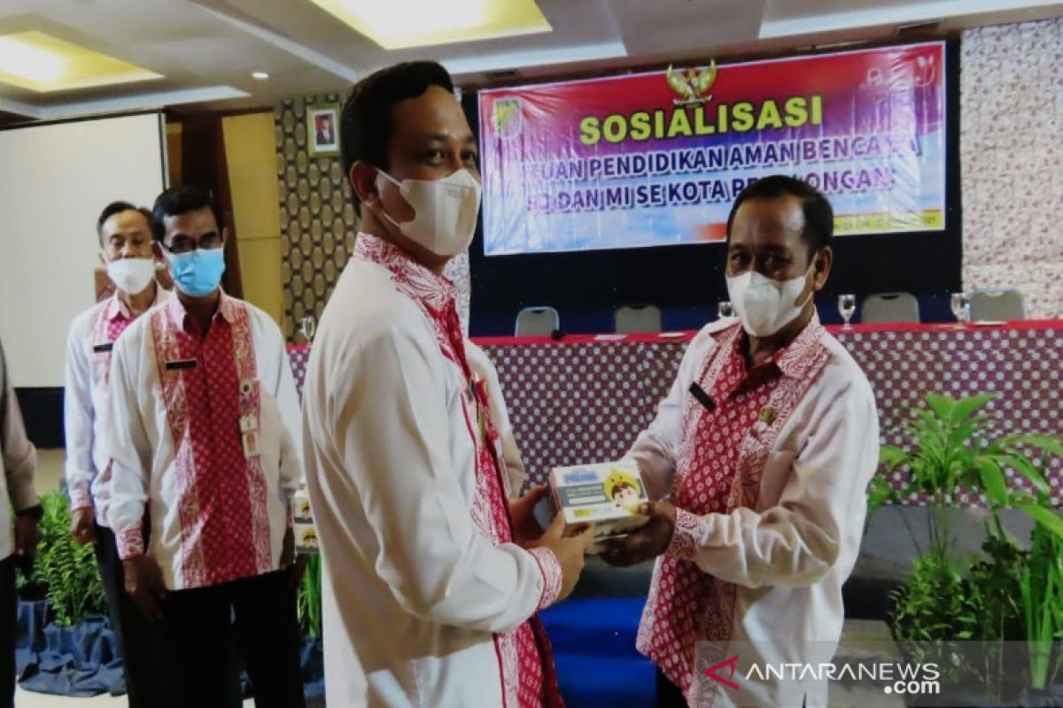 Pemkot Pekalongan salurkan 12.600 pcs masker kepada siswa SD/MI