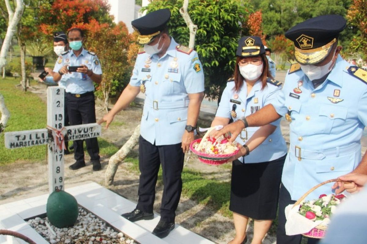 Kemenkumham Kalteng ziarah-tabur bunga Peringati Hari Dharma Karya Dhika