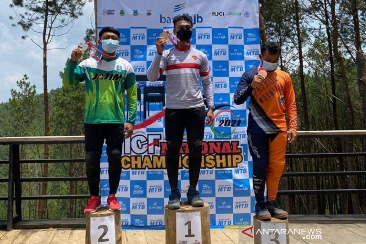 Andy Prayoga dan Ayu Triya juarai nomor Elite Downhill Kejurnas 2021