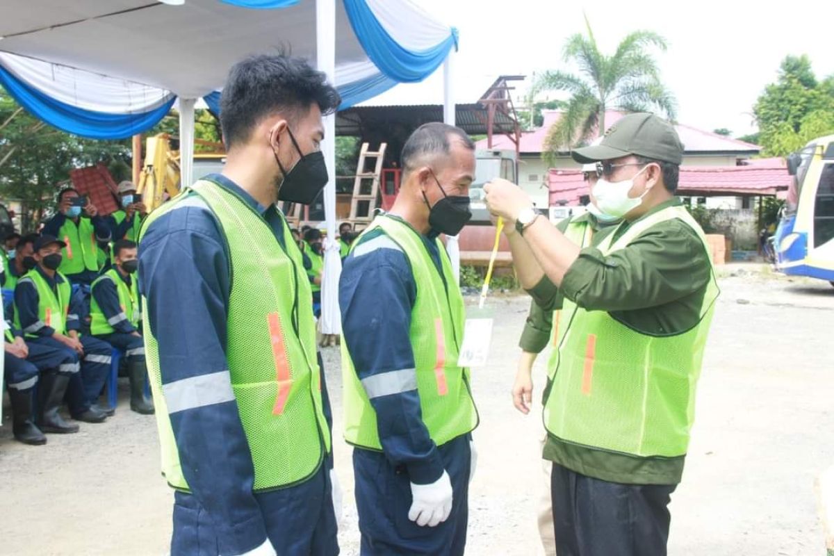 Pemkab Tanjab Barat latih ratusan  tenaga jasa konstruksi