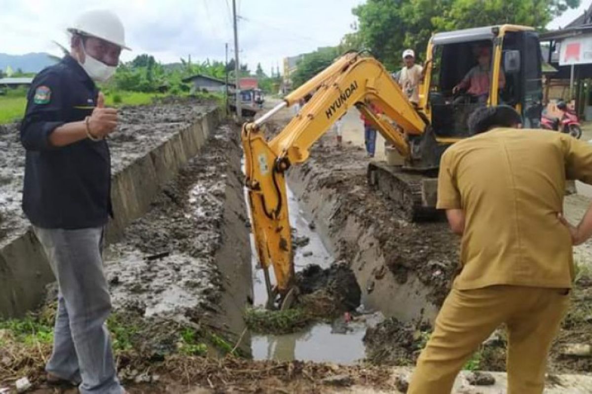Dinas PUPR Mamuju perbaiki drainase rusak pemicu banjir