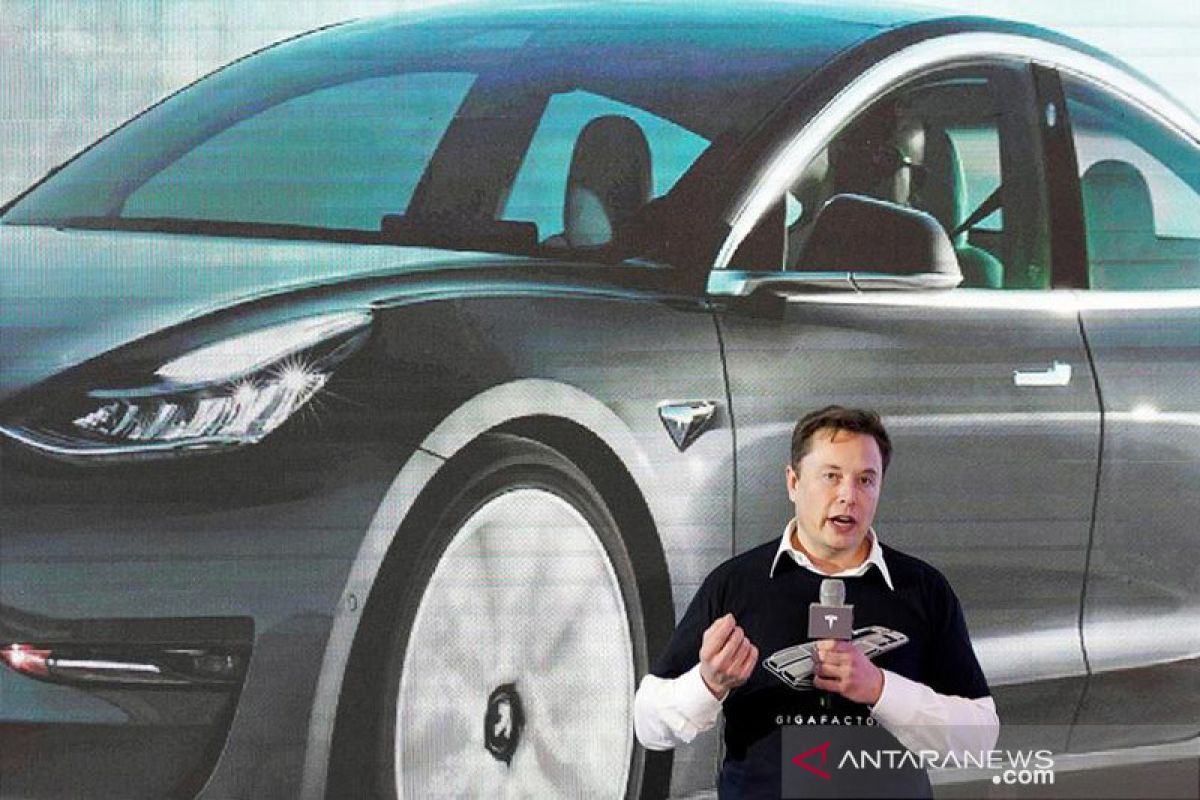 Saham tesla lampaui nilai 1 triliun dolar, Elon Musk Musk untung ganda