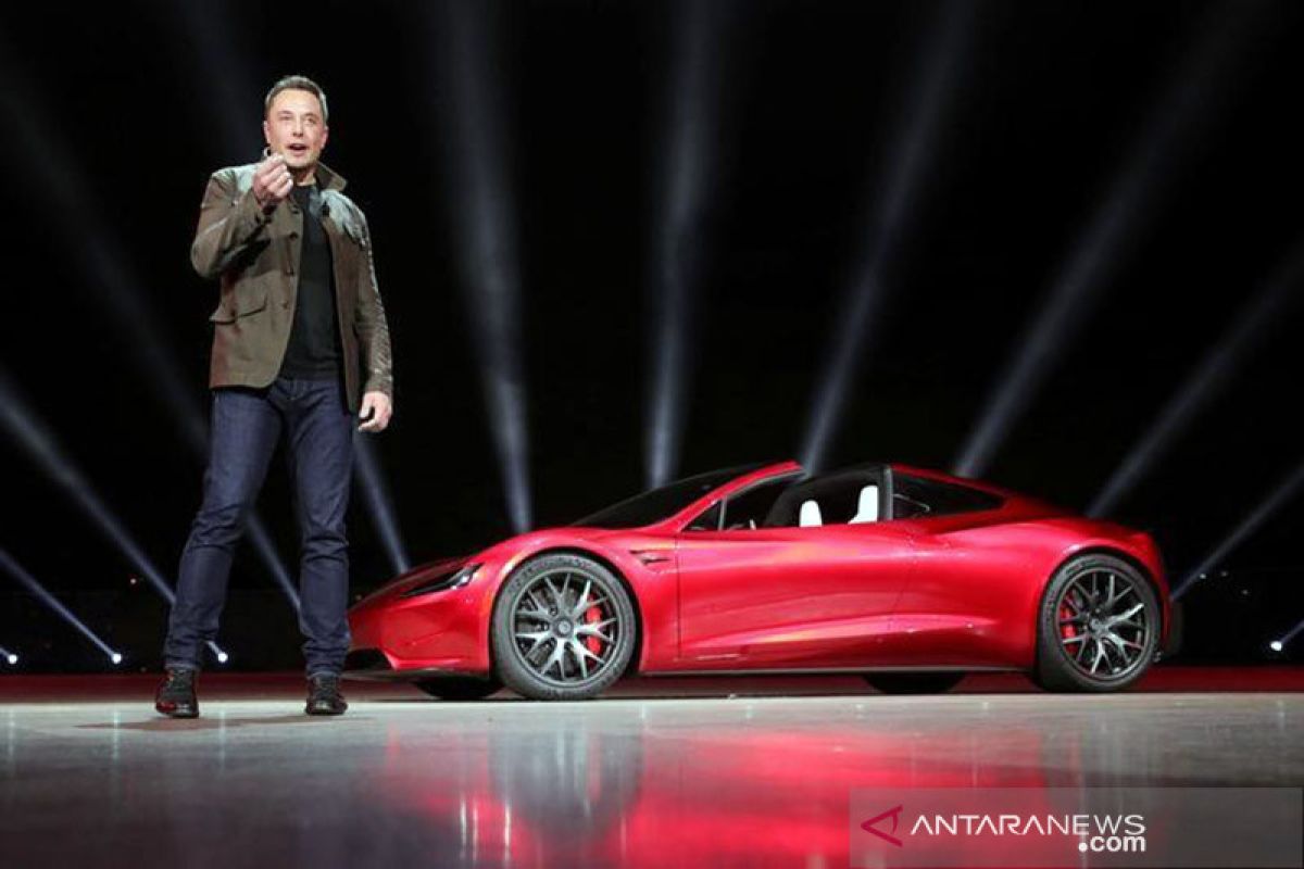 Musk katakan produksi Cybertruck ditunda hingga 2023