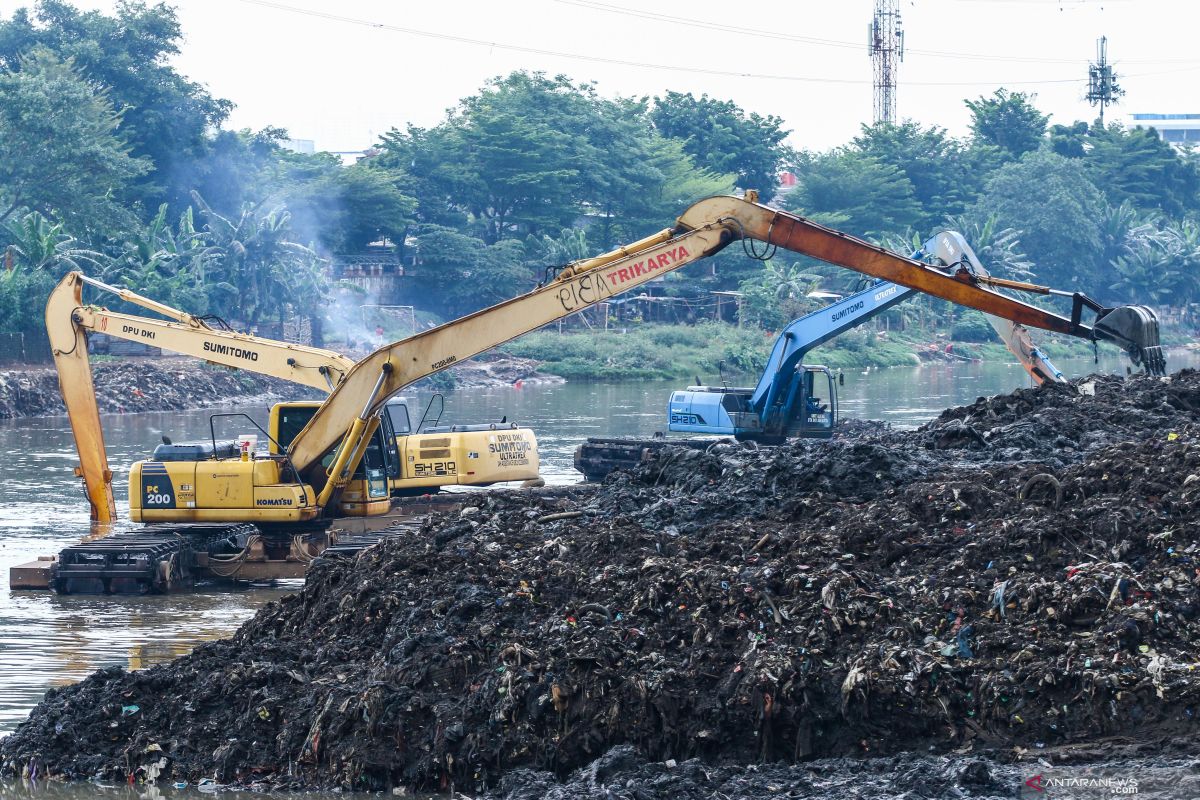 S Jakarta cautions residents of heavy rain-triggered landslides