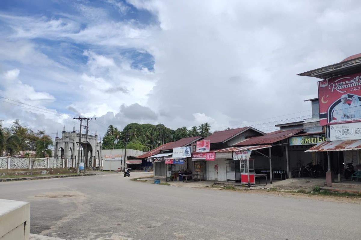 Takut di vaksin pedagang Keude Krueng Sabee tutup warung dan toko