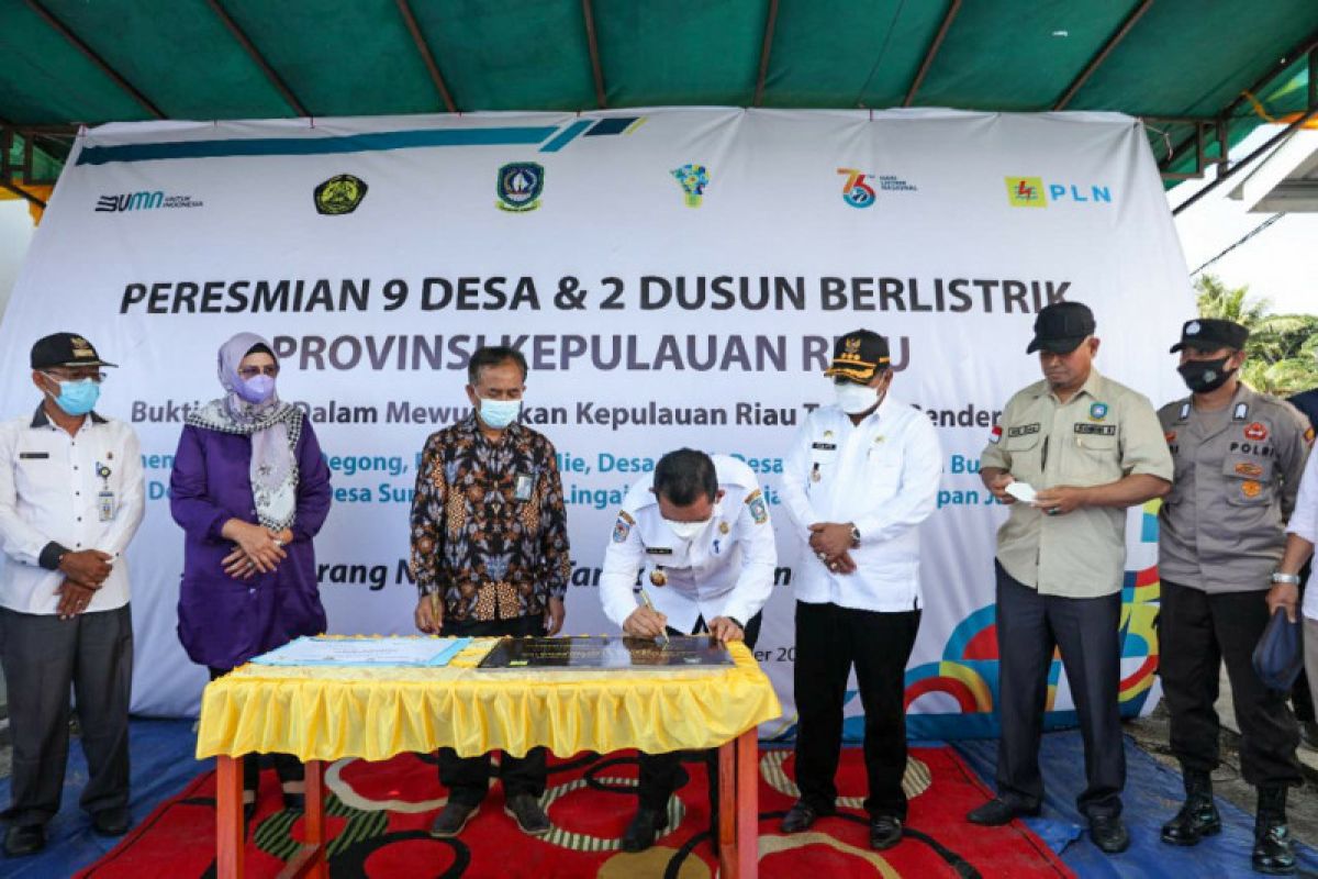 HLN ke-76, Pemprov Kepri dan PLN resmikan listrik 9 desa dan 2 dusun