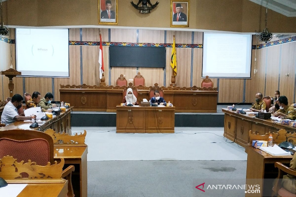 Bapemperda DPRD Kotim optimistis tuntaskan pembahasan 11 raperda